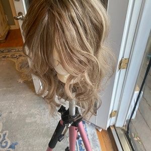 Hair club 7x8” topper , 24” long